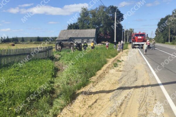 Перевёртыш под Мглином собрал толпу зевак