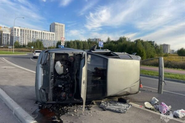 На место жуткой аварии в Брянске пришлось выезжать спасателям