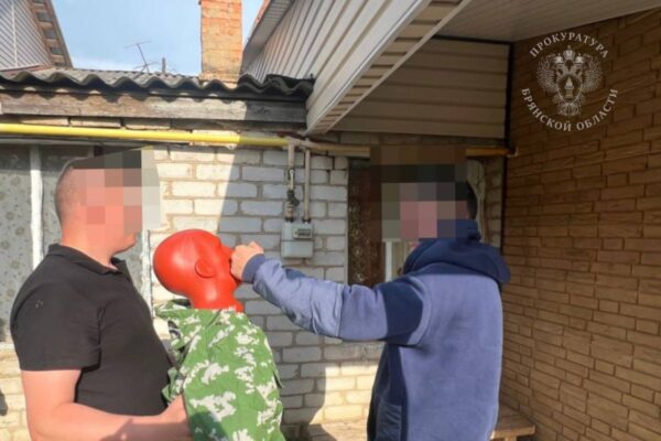В Дубровке мужчина забил приятеля руками и ногами до смерти